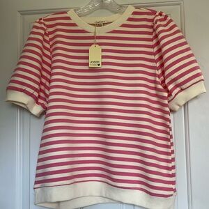 Short puffy sleeve top